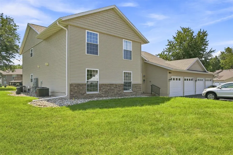 3813 Summerfield Lane Ne #C, Cedar Rapids, IA 52402 - #2