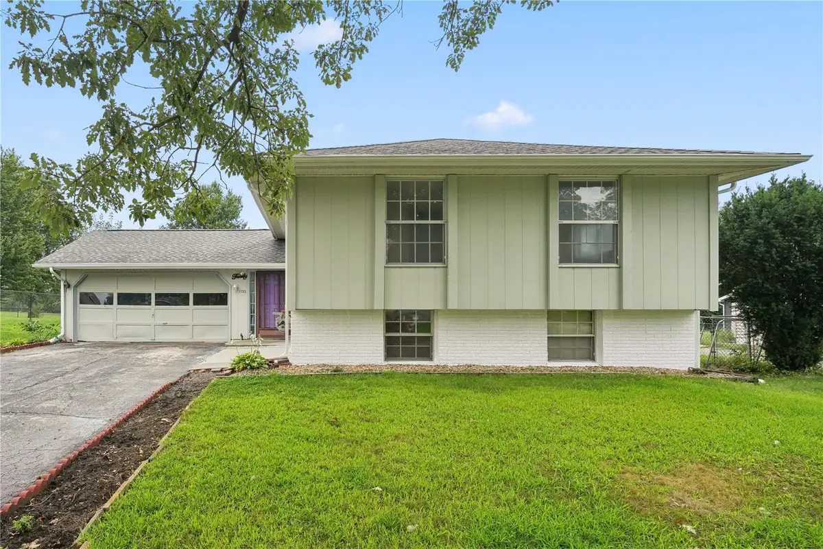 1723 Northbrook Dr Ne, Cedar Rapids, IA 52402 - #1