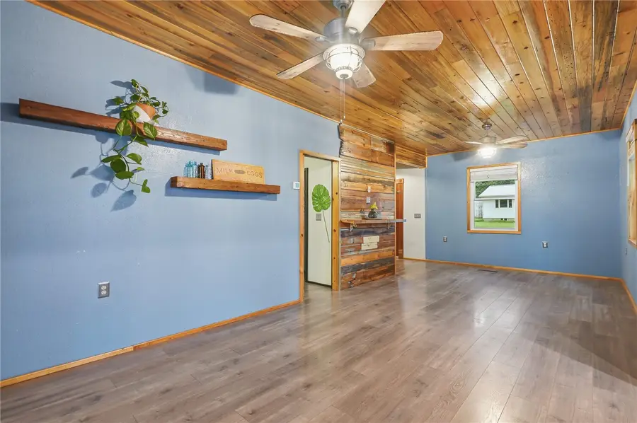 302 Park Avenue, Rowley, IA 52329 - #3