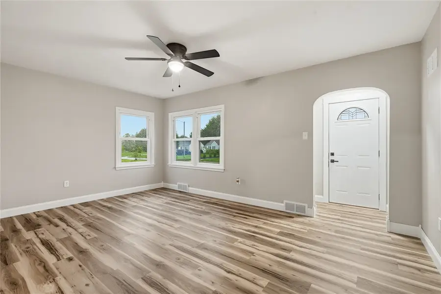 1050 27th St Ne, Cedar Rapids, IA 52402 - #3