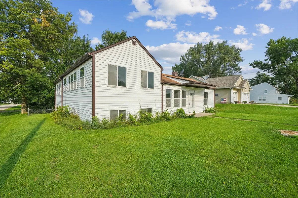 395 S Troy Road, Robins, IA 52328 - #1