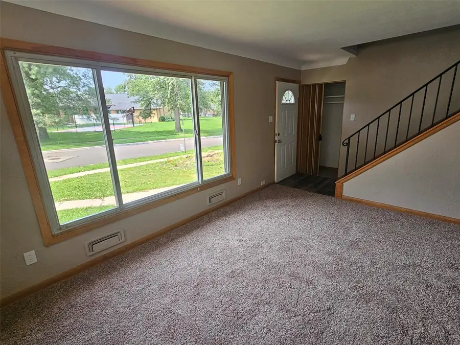 1460 Hollywood Boulevard Ne, Cedar Rapids, IA 52402 - #2