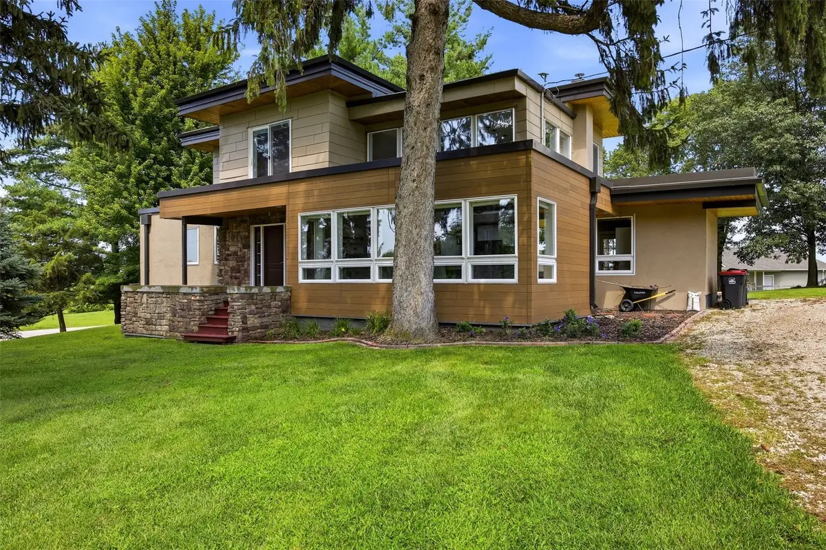 1420 Highway 965 Nw, Swisher, IA 52338 - #1