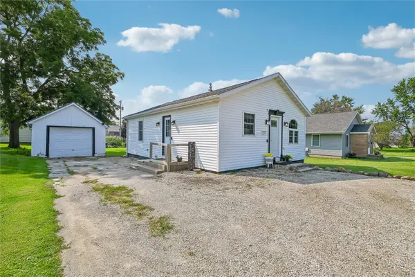 1315 1st Avenue, Center Point, IA 52213