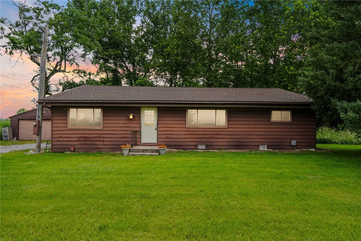 3801 Highway 382 Ne, Solon, IA 52333 - #1