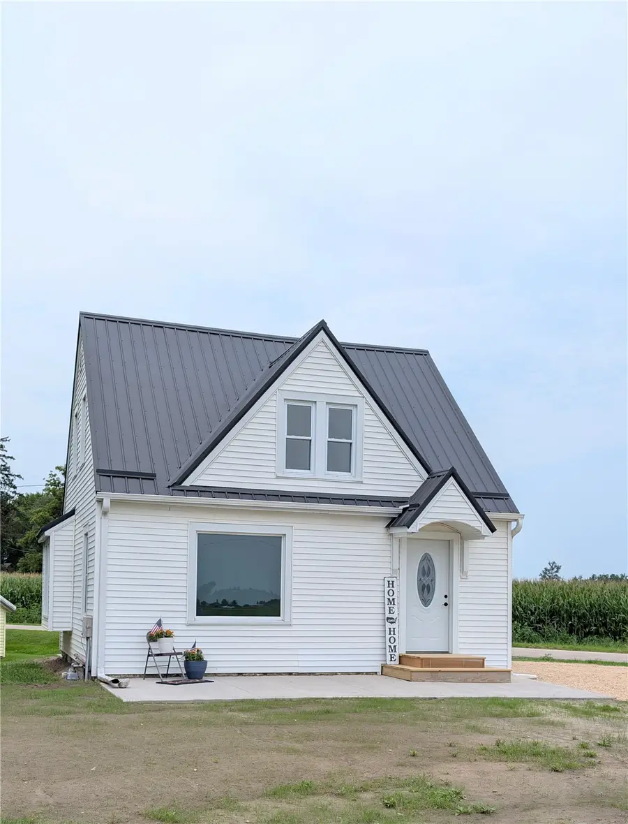 17765 E Main Street, Langworthy, IA 52252 - #2