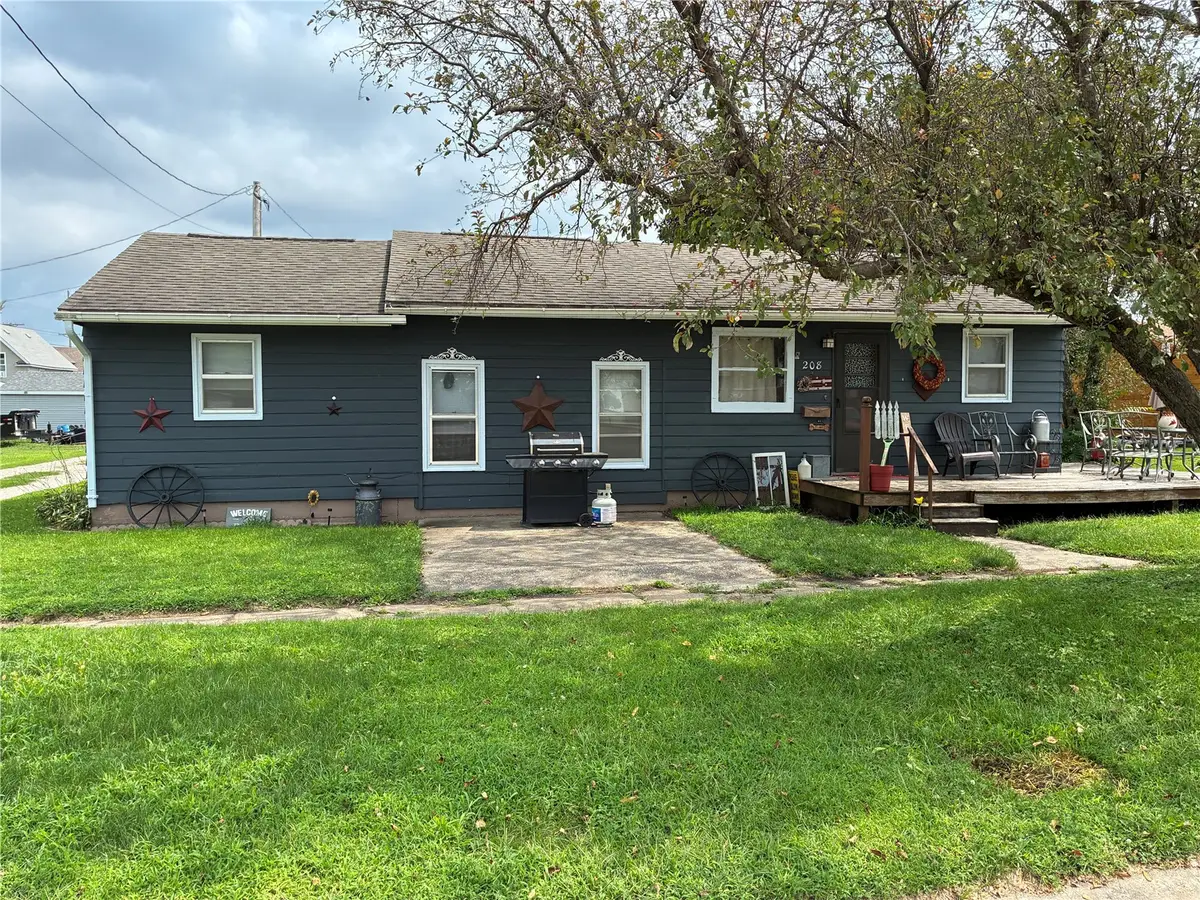 208 C Avenue, Vinton, IA 52349 - #1