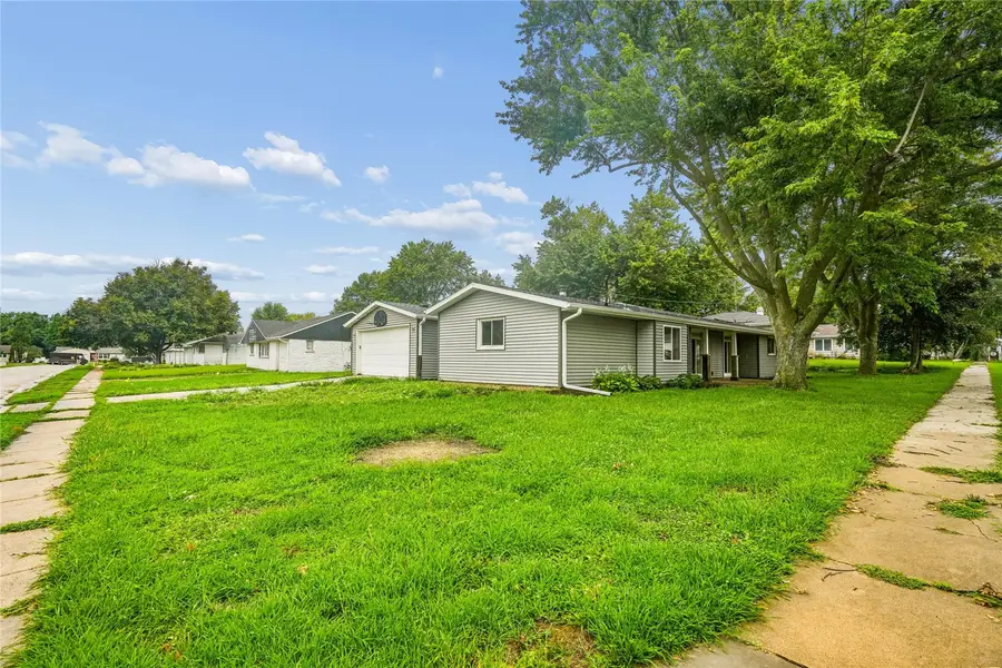 127 S Monroe St, Lisbon, IA 52253 - #2