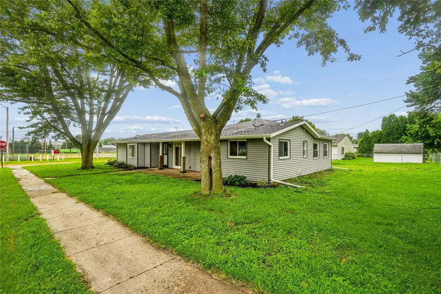 127 S Monroe St, Lisbon, IA 52253 - #3