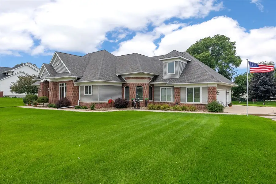555 Evergreen, Robins, IA 52328 - #3
