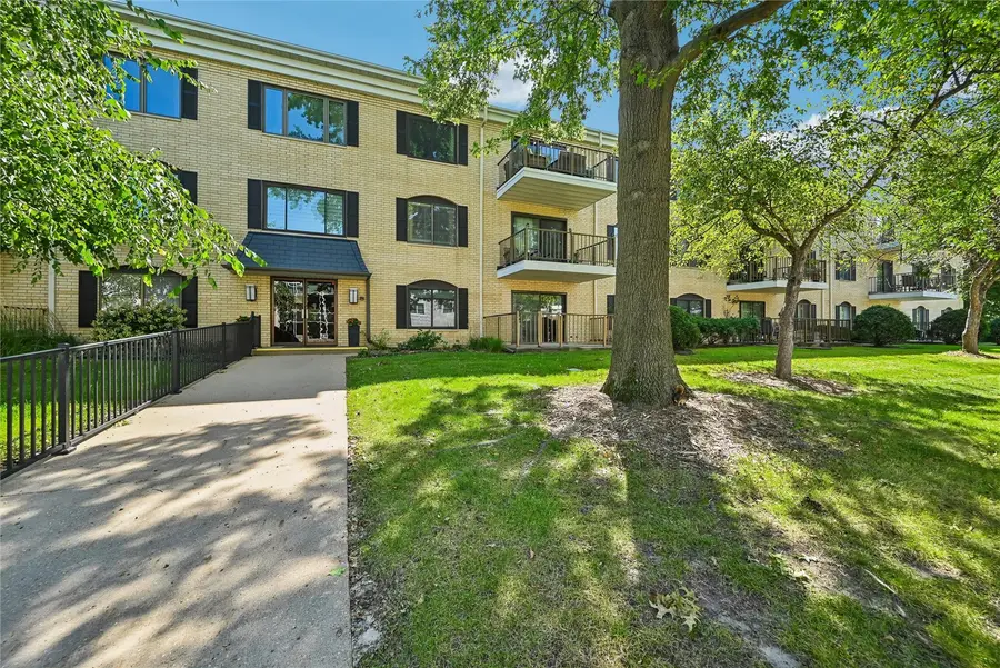 190 Cottage Grove Avenue Se #114, Cedar Rapids, IA 52403 - #2