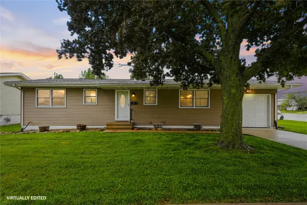 172 NW Sunrise, Cedar Rapids, IA 52405