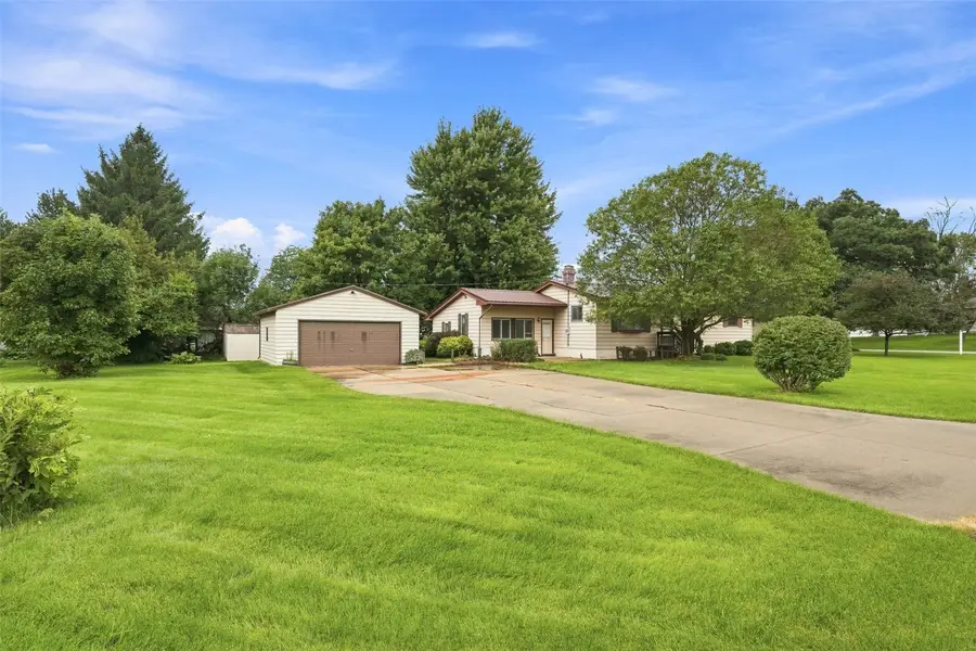 505 S Troy Road, Robins, IA 52328 - #2