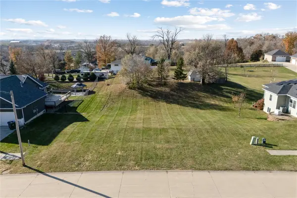 1722 Gardner Drive Nw, Cedar Rapids, IA 52405