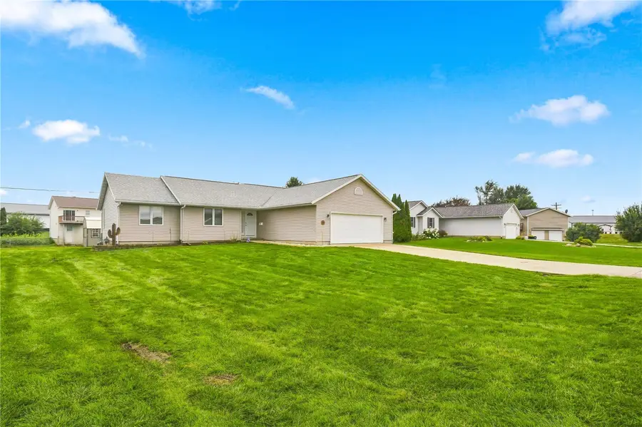 55 Thompson, Palo, IA 52324 - #2