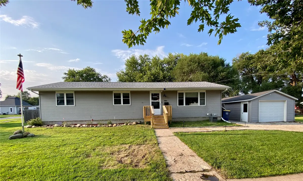 401 E 12th Street, Vinton, IA 52349 - #1