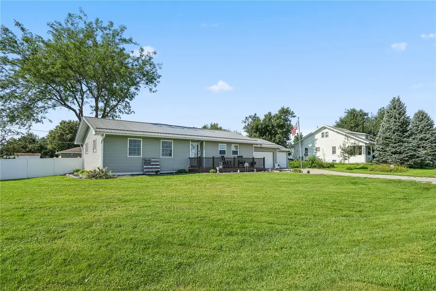306 4th Avenue, Van Horne, IA 52346 - #2