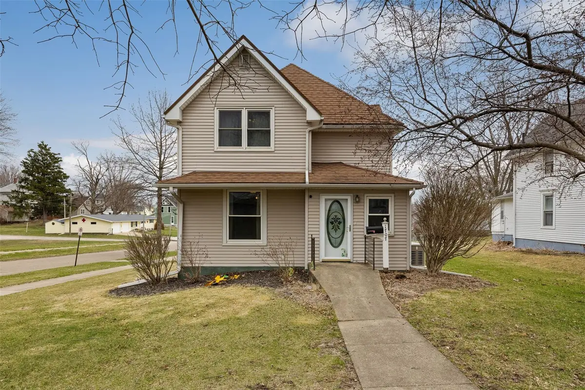 1707 8th Avenue, Belle Plaine, IA 52208 - #1