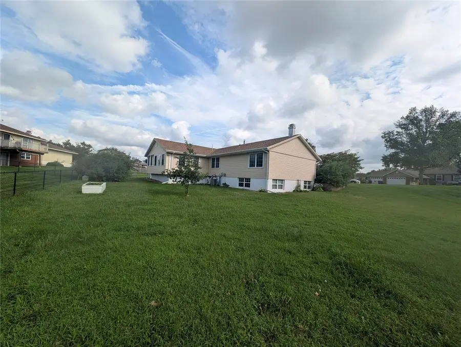 6664 Sand Court Sw, Cedar Rapids, IA 52404 - #3