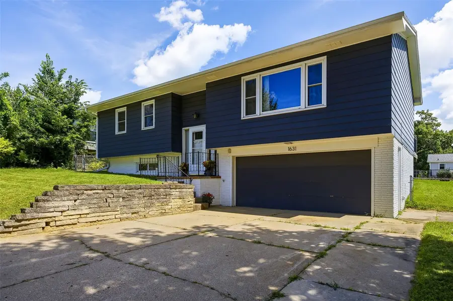 1631 27th Street Nw, Cedar Rapids, IA 52405 - #2