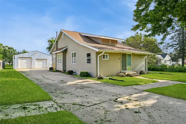 618 E Maple Street, Central City, IA 52214