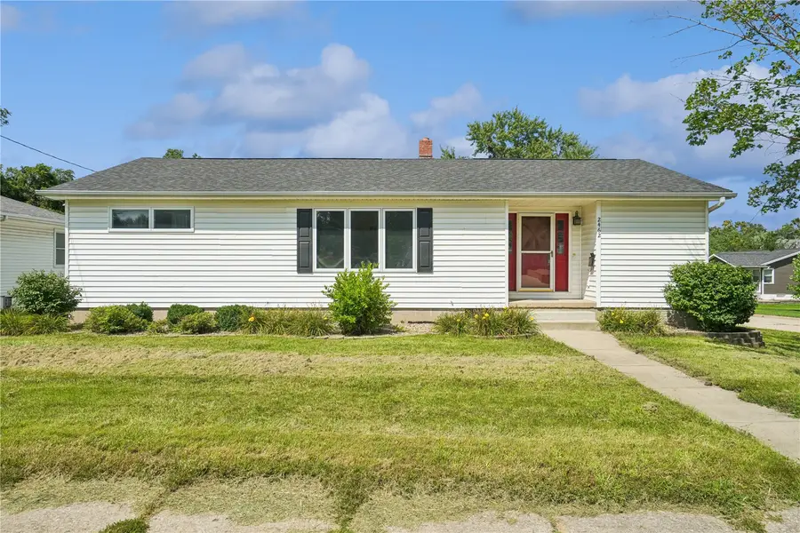 2462 10th Avenue, Marion, IA 52302 - #2