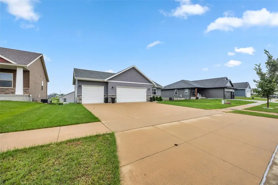 2923 SW James Parkway, Cedar Rapids, IA 52404 - #2