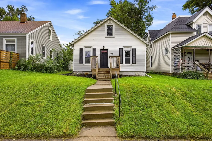 258 12th Street Nw, Cedar Rapids, IA 52405 - #2
