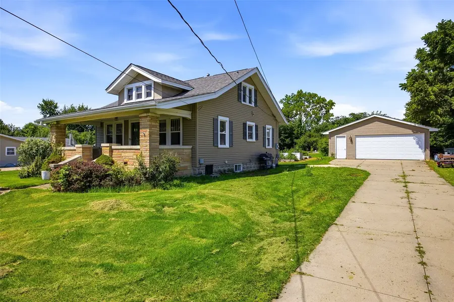 1534 Center Street Ne, Cedar Rapids, IA 52402 - #2