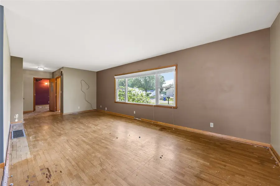 310 2nd Avenue E, Lisbon, IA 52253 - #3