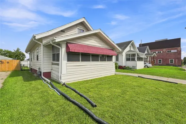 808 Oakland Rd Ne, Cedar Rapids, IA 52402