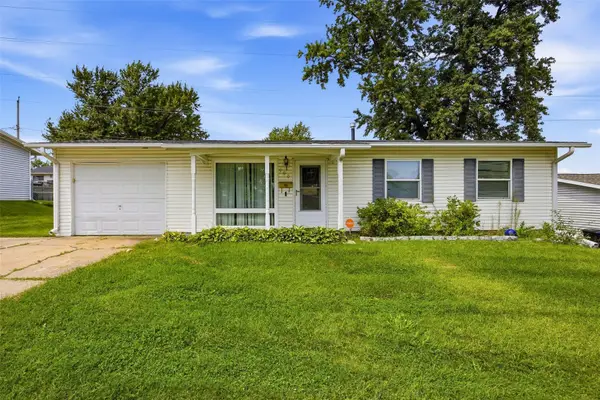 900 S 6th Street, Marion, IA 52302