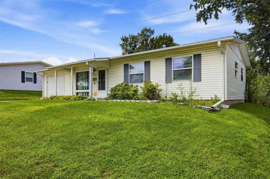 900 S 6th Street, Marion, IA 52302 - #2