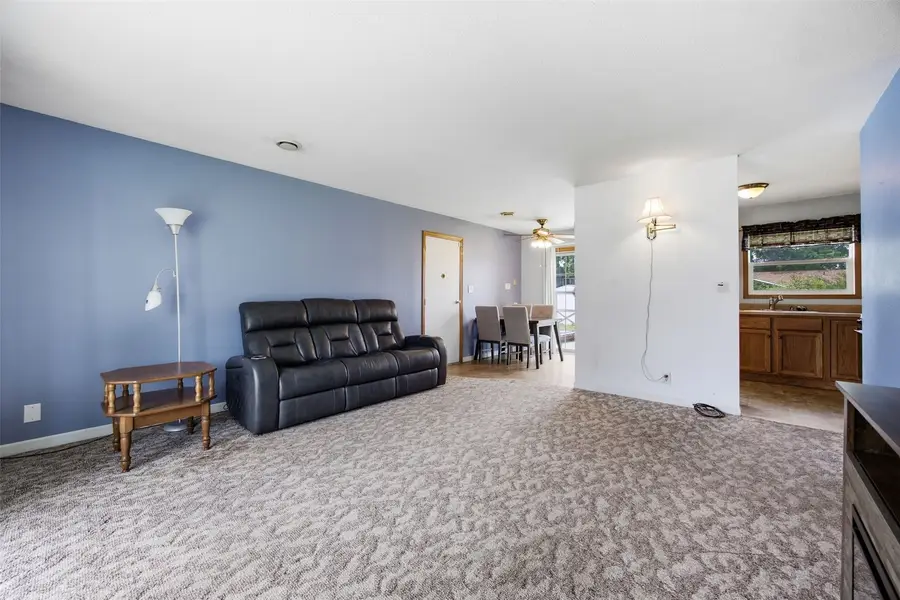 900 S 6th Street, Marion, IA 52302 - #3