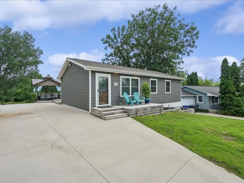 1633 23rd Street Nw, Cedar Rapids, IA 52405 - #2
