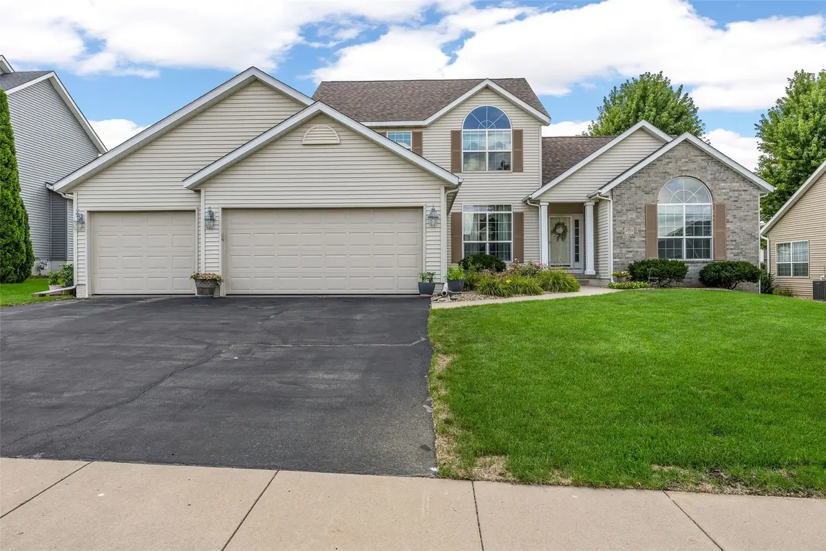 400 Westridge Drive Sw, Cedar Rapids, IA 52404 - #1