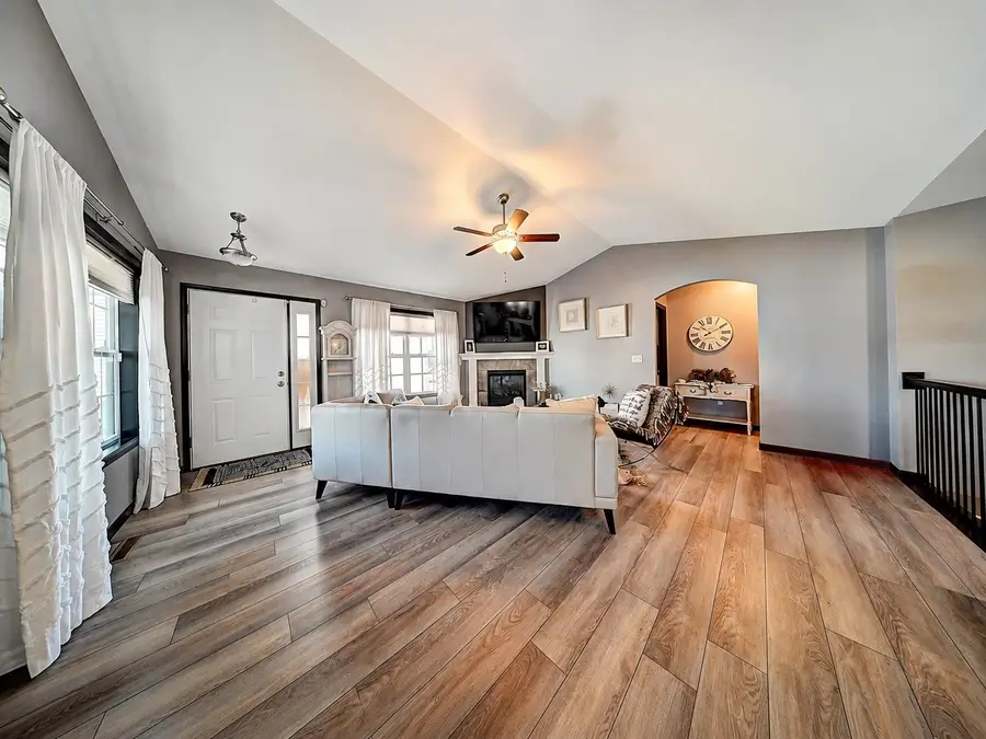 7502 Summerset Avenue Ne, Cedar Rapids, IA 52402 - #3