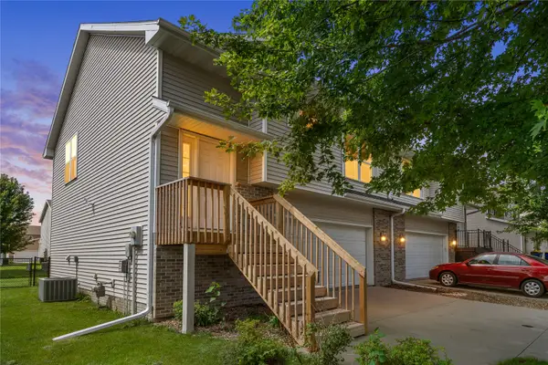 235 N Park Ridge Road, North Liberty, IA 52317