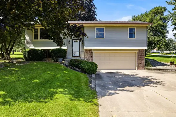 4900 Cedar View Drive, Cedar Rapids, IA 52404