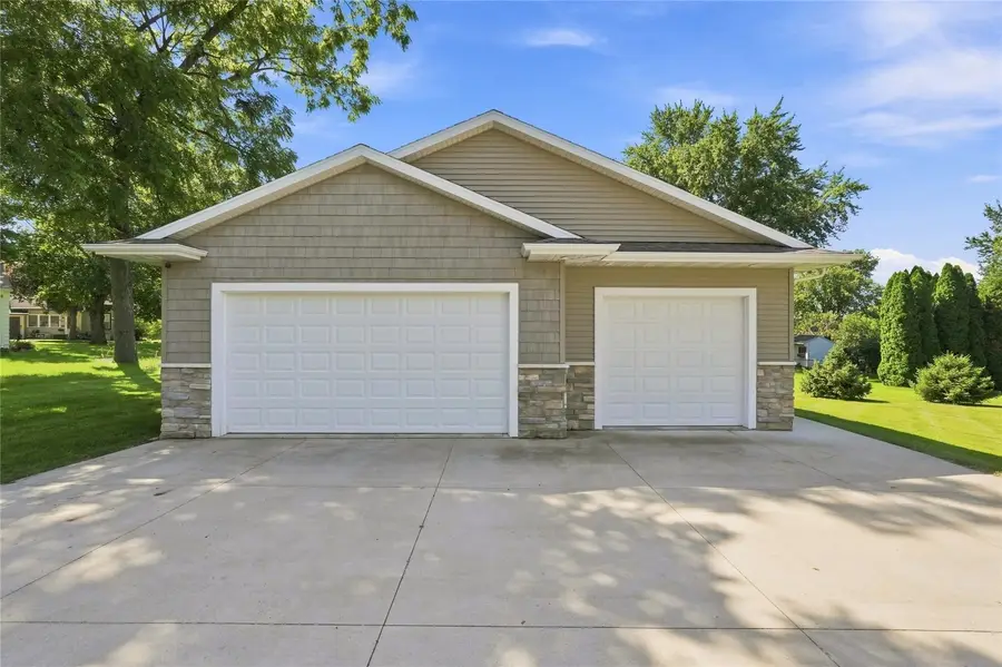 506 D Street, Mount Vernon, IA 52314 - #2