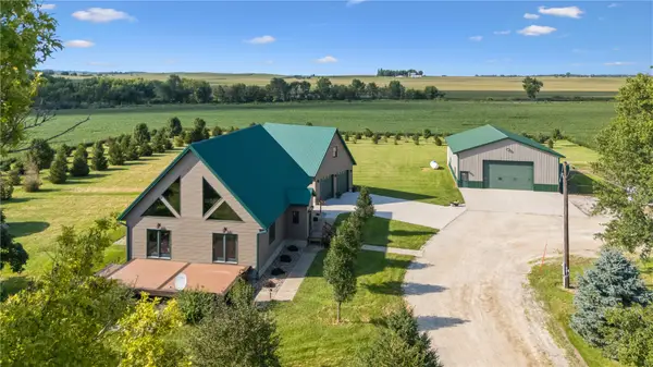 2153 Central City Rd, Central City, IA 52214
