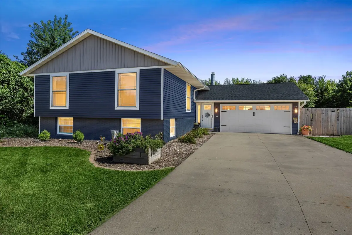 4505 Martin Court Nw, Cedar Rapids, IA 52405 - #1