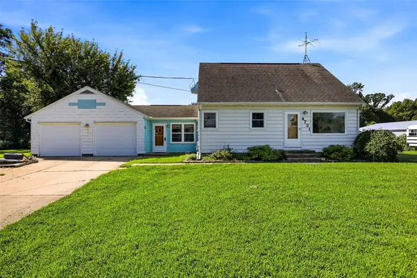4731 Mount Vernon Rd, Cedar Rapids, IA 52403