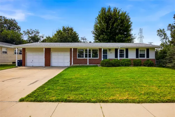 395 Brentwood Drive Ne, Cedar Rapids, IA 52402