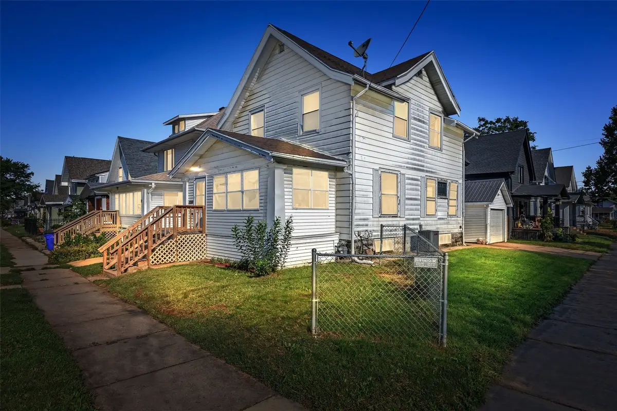 1624 6th Avenue Se, Cedar Rapids, IA 52402 - #1