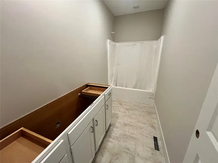 6902 Artesa Bell Drive Sw, Cedar Rapids, IA 52404 - #3