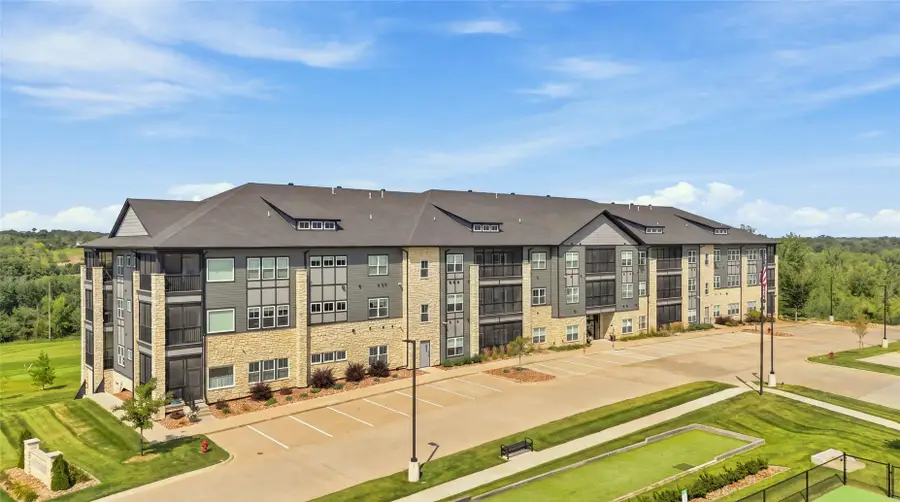 1920 Country Club Dr #307, Coralville, IA 52241 - #2