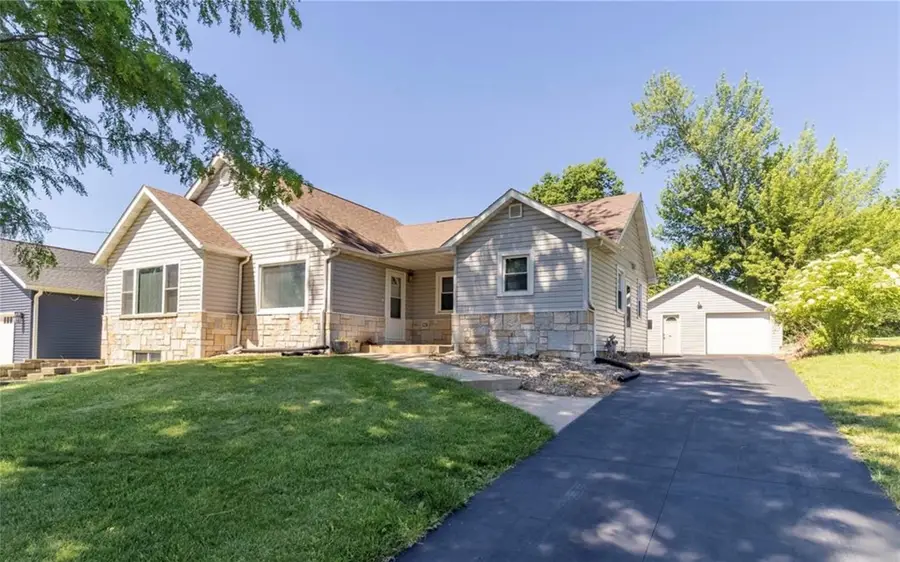 1230 Belmont Parkway Nw, Cedar Rapids, IA 52405 - #2