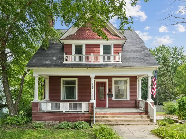 313 2nd St Nw, Mt Vernon, IA 52314