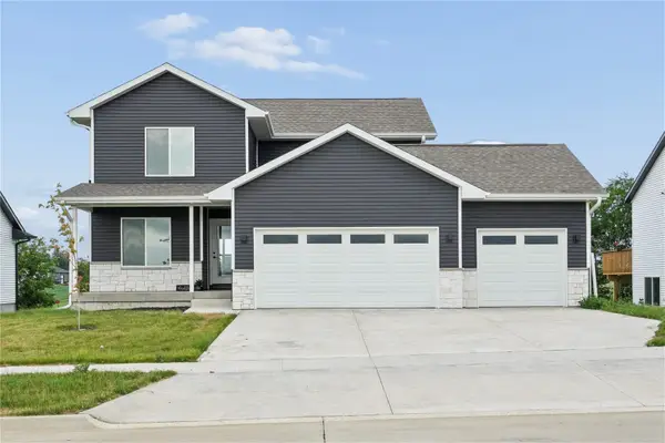 808 Crestview Drive, Solon, IA 52333